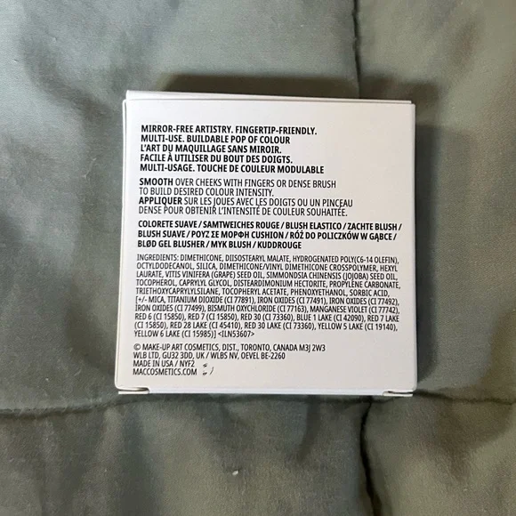 MAC Cosmetics Glow Play Cushiony Blush in Cheer Up - Picture 6 of 6